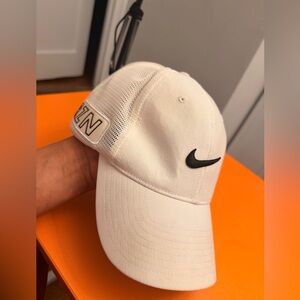 Nike Men's Cap in White with Black Logo rzn  Nike cap